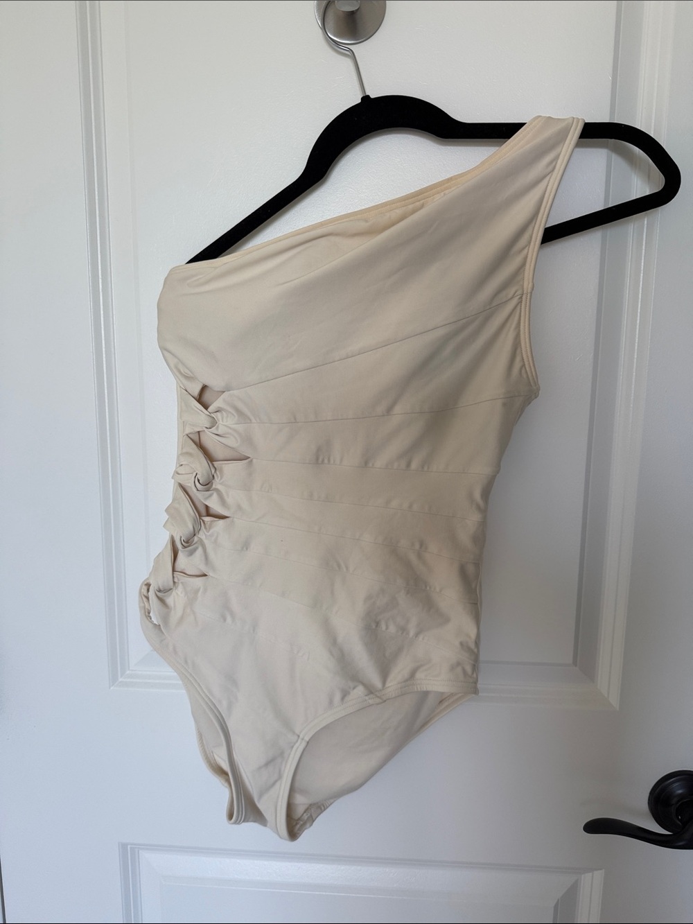 Carmen Marc Valvo Cream One-Shoulder Kids One-Piece